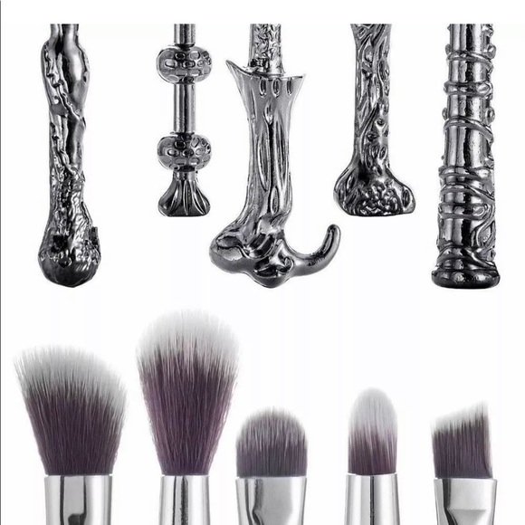 Storybook Harry Potter inspired make up brushes - Picture 6 of 8